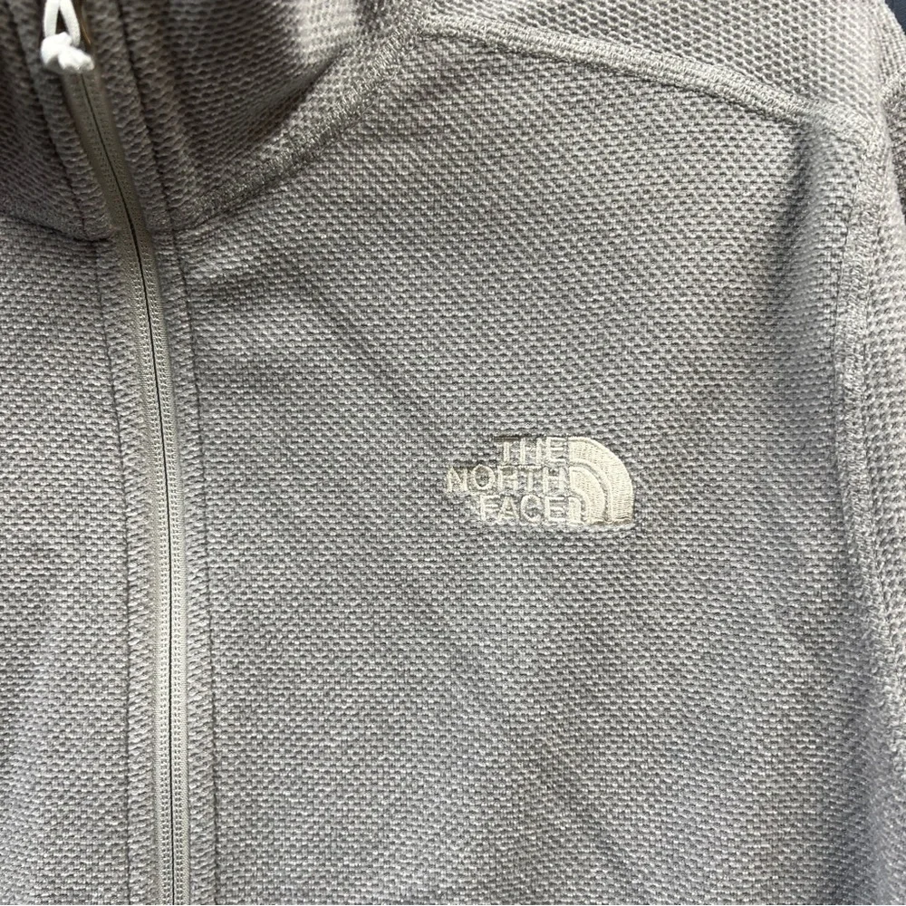 The North Face Texture Cap Rock Quarter-Zip Fleece Fleece Pullover in Mid Gray M